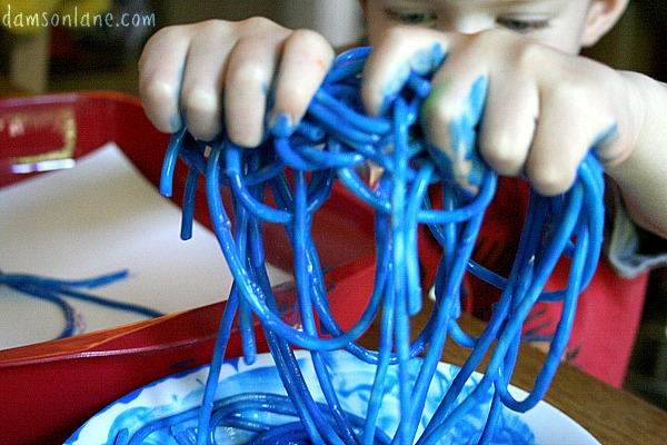 Spaghetti Painting for Preschoolers | a fantastic creative play activity for children of all ages