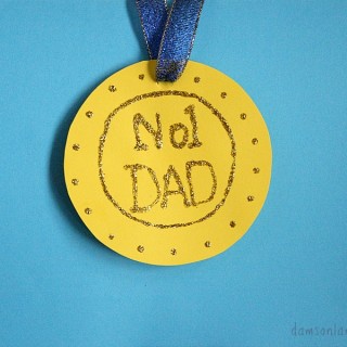 Easy Fathers Day Card with Removable Medal from damsonlane.com